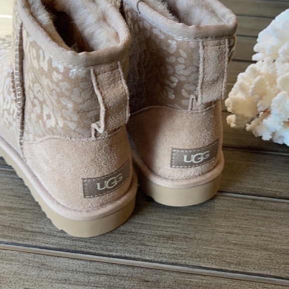 🌴🔆UGG- CLASSIC MINI SNOW LEOPARD BOOTS🔆🌴 - Picture 9 of 14